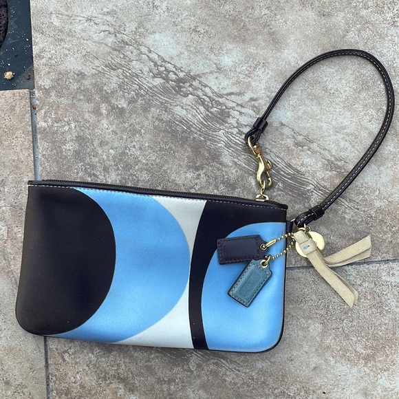 Goach wristlet - Picture 2 of 3